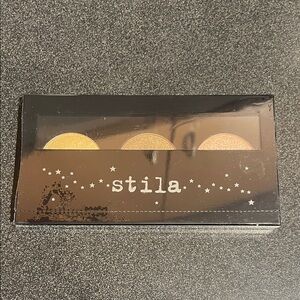 Stila “the it girl” eyeshadow palette - new in plastic